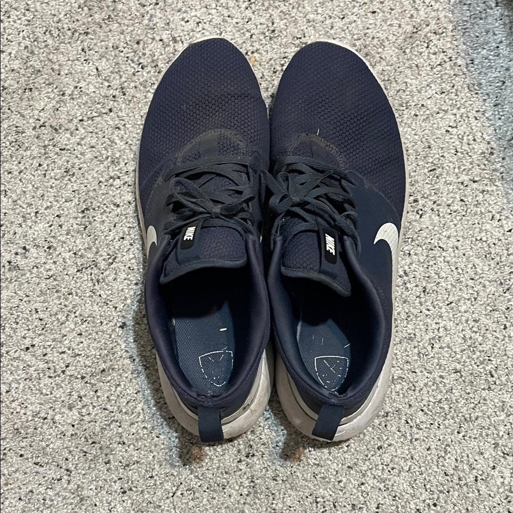 Nike Men's Dark Blue and White Athletic Shoes